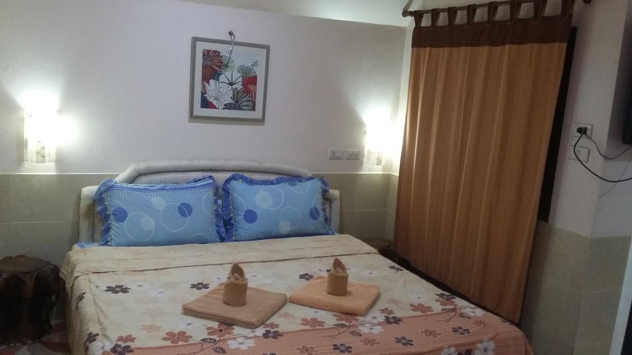 Jasmin Guest House Pattaya Exterior photo