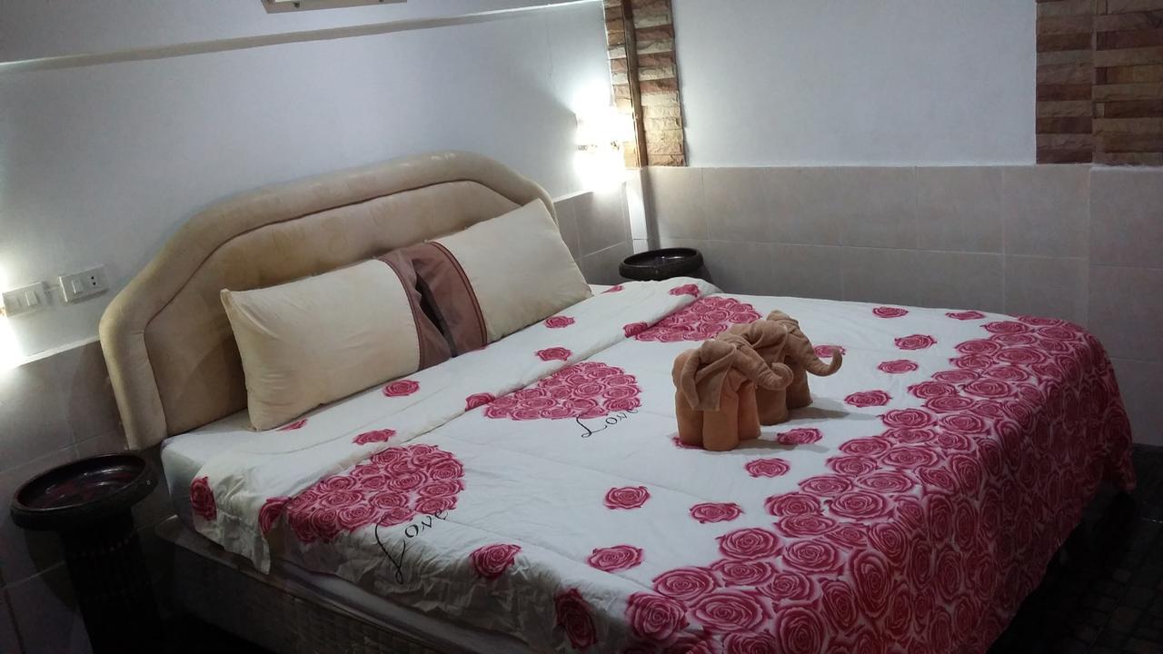 Jasmin Guest House Pattaya Exterior photo