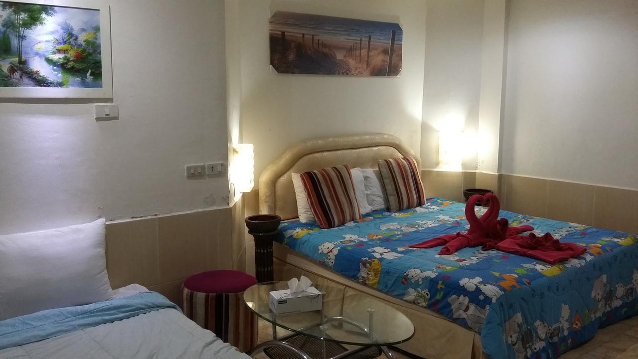 Jasmin Guest House Pattaya Exterior photo