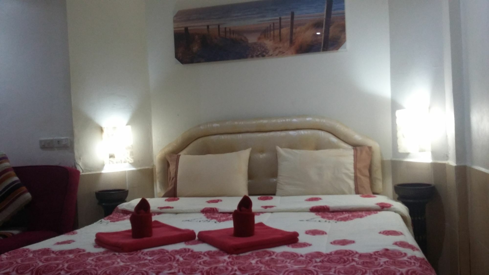 Jasmin Guest House Pattaya Exterior photo