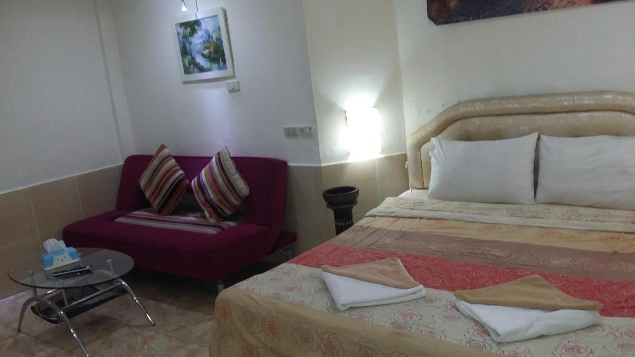 Jasmin Guest House Pattaya Exterior photo